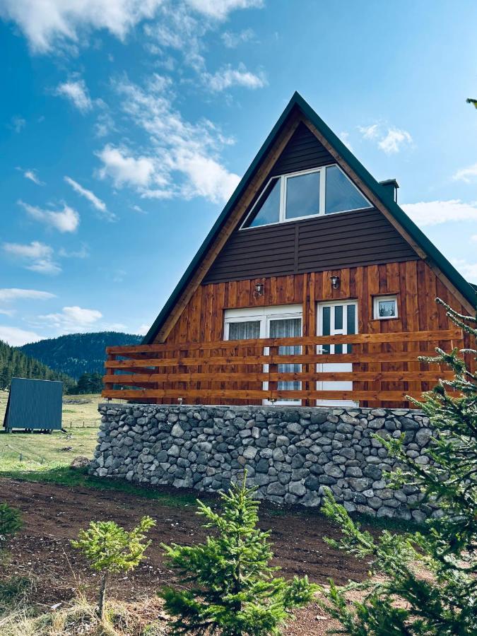 Nomad Lodge Zminica Žabljak Esterno foto