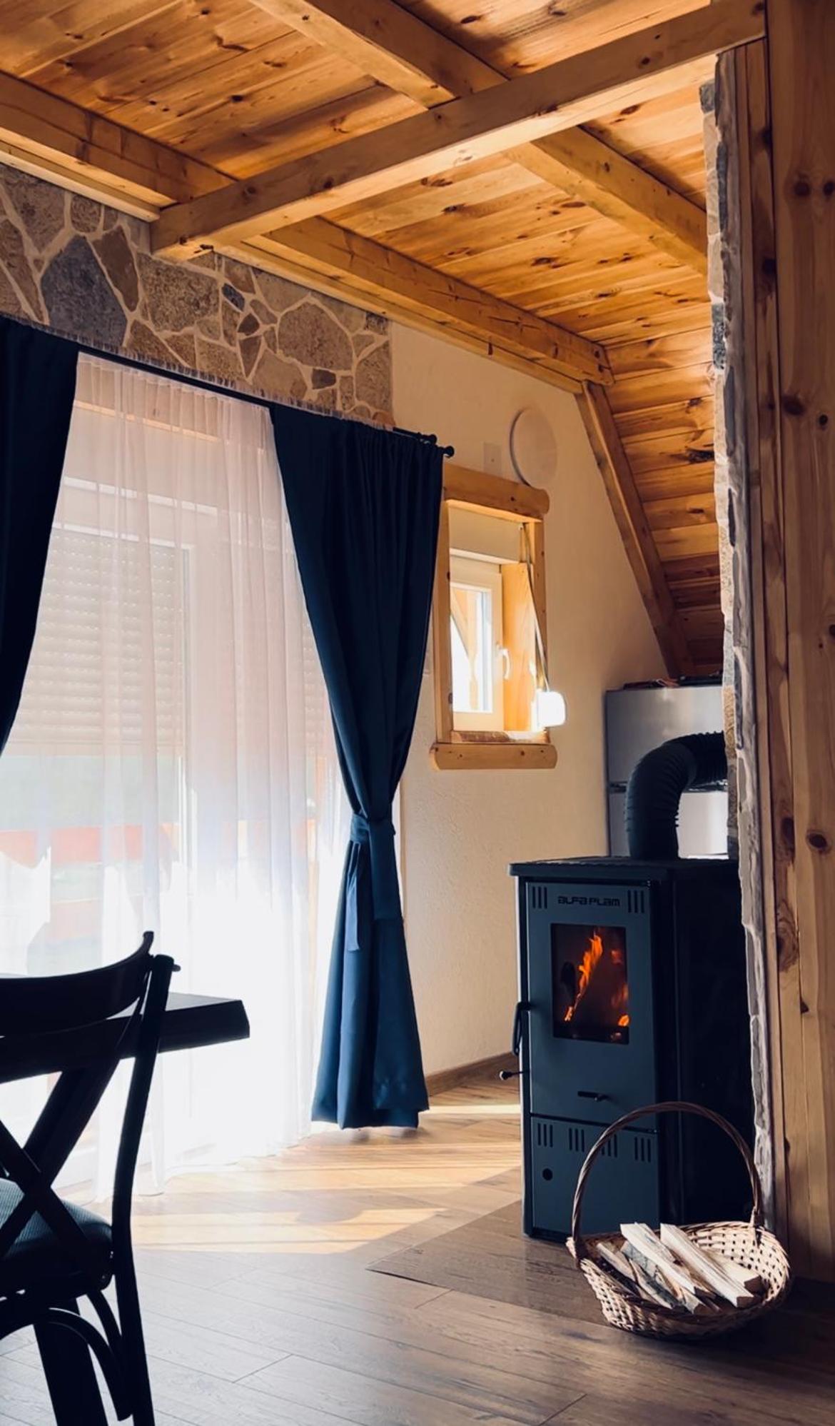 Nomad Lodge Zminica Žabljak Esterno foto