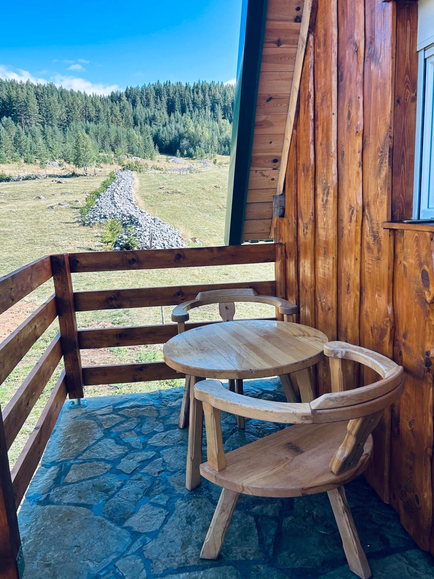 Nomad Lodge Zminica Žabljak Esterno foto