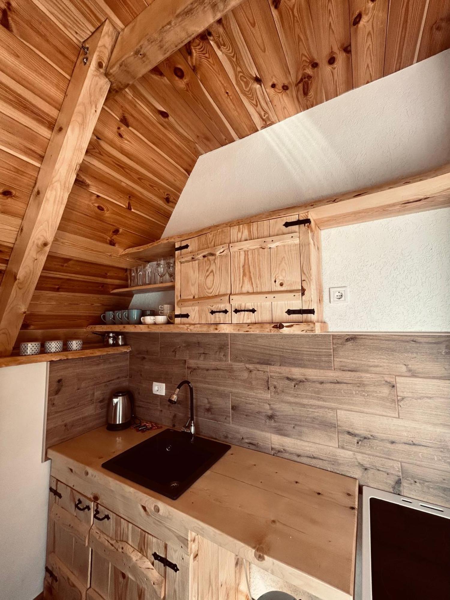 Nomad Lodge Zminica Žabljak Esterno foto