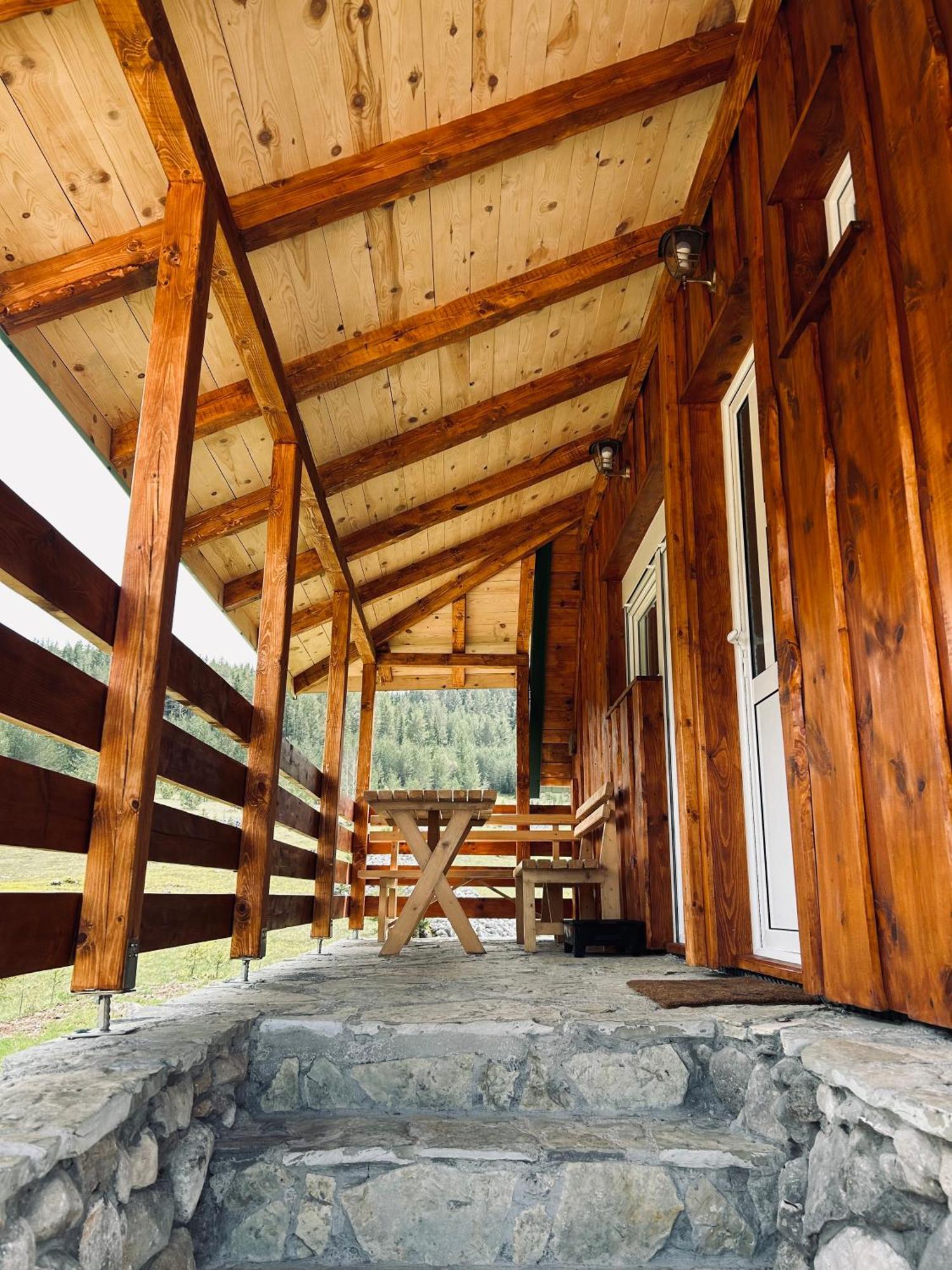Nomad Lodge Zminica Žabljak Esterno foto