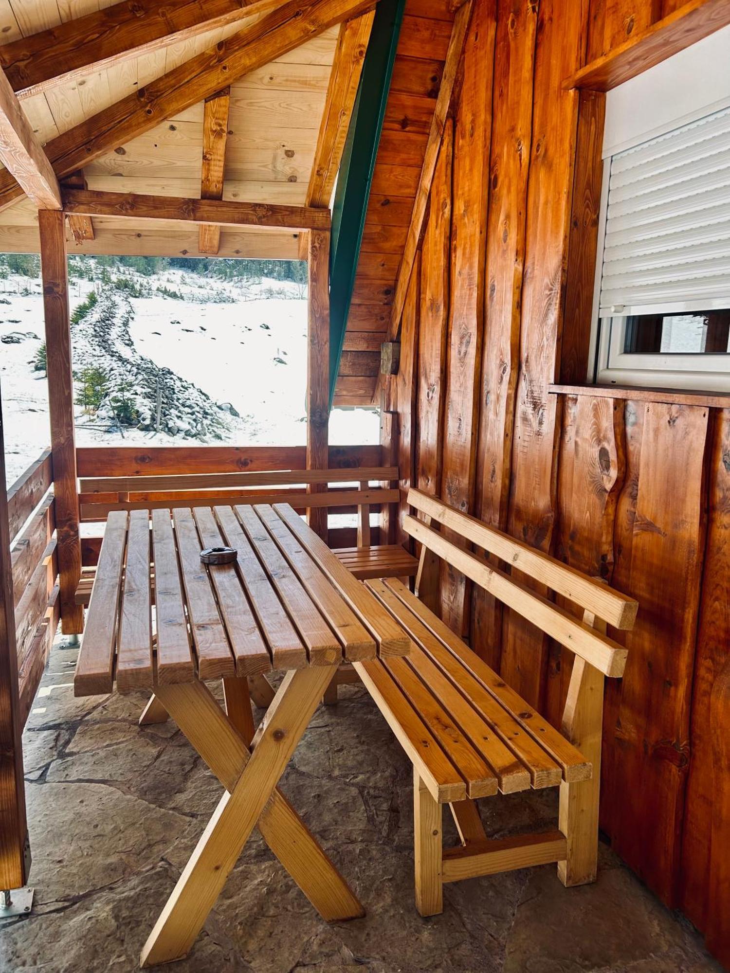 Nomad Lodge Zminica Žabljak Esterno foto