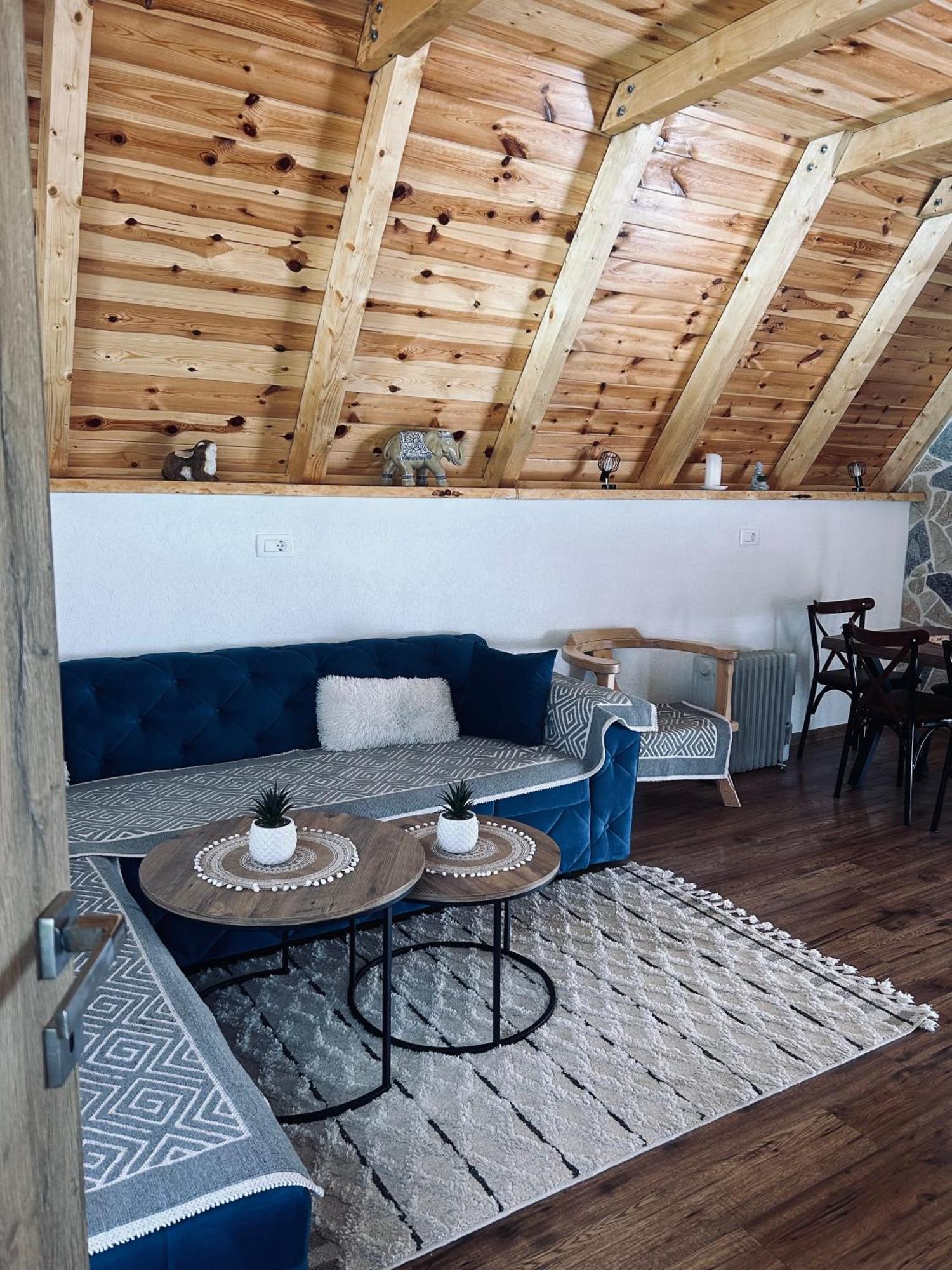 Nomad Lodge Zminica Žabljak Esterno foto